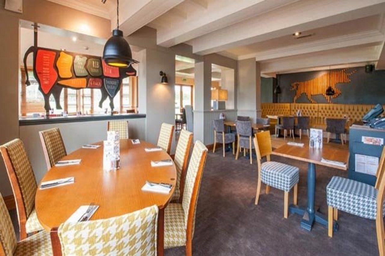 Premier Inn 이브샘 외부 사진