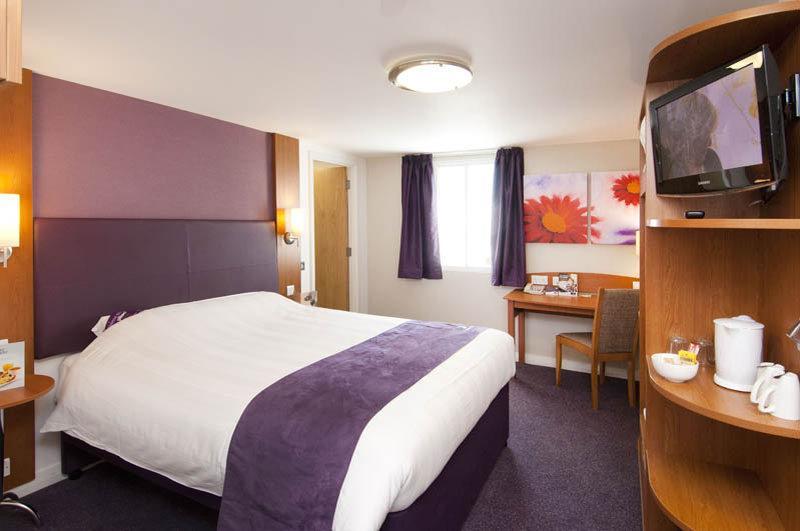Premier Inn 이브샘 외부 사진