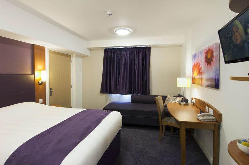 Premier Inn 이브샘 외부 사진